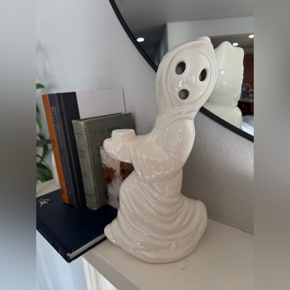 Ceramic Ghost Halloween Figurine Cream Decor Missing Hand Accessory